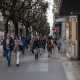 ...sul quale camminano persone di tutte le et�